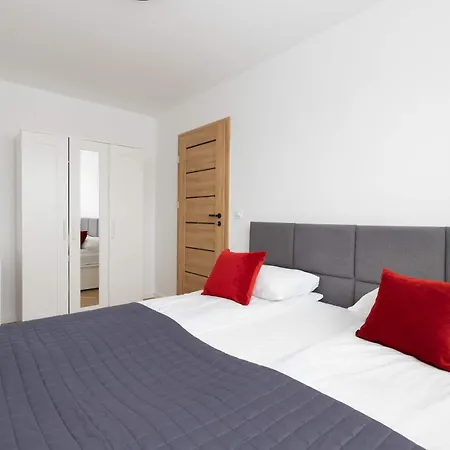 Spacious In The Center Of Next To The Sea By Renters * Gdynia