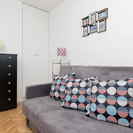 Spacious In The Center Of Next To The Sea By Renters