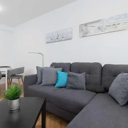 Spacious In The Center Of Next To The Sea By Renters * Gdynia