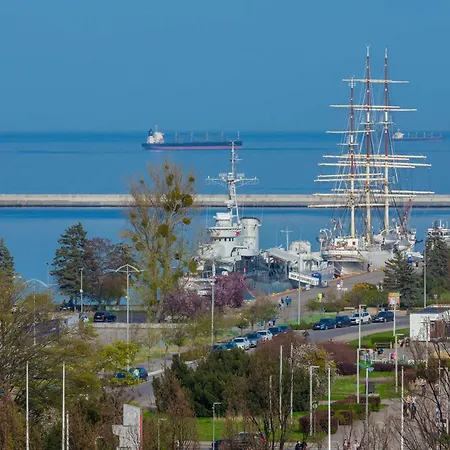 Appartement Spacious In The Center Of Next To The Sea By Renters Gdynia