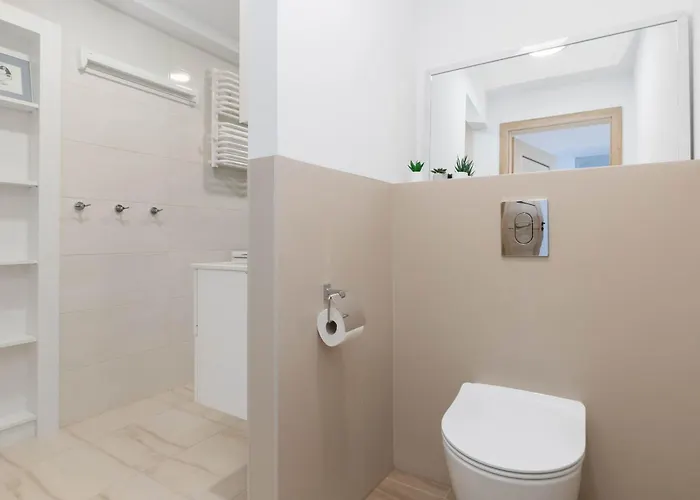 Apartment Spacious In The Center Of Next To The Sea By Renters *