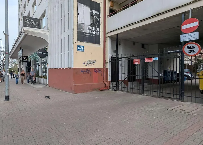 Spacious In The Center Of Next To The Sea By Renters Apartment *