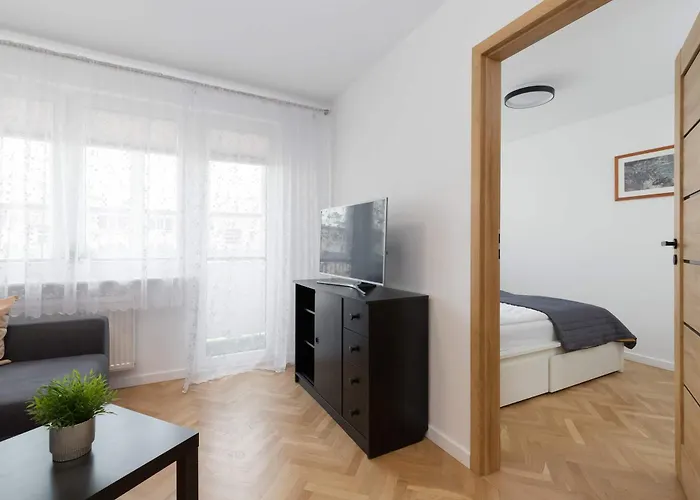 Spacious In The Center Of Next To The Sea By Renters Apartment Gdynia