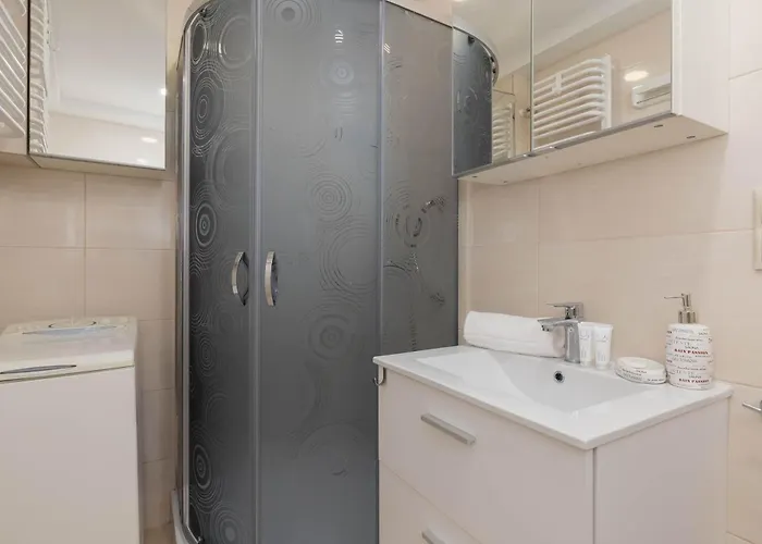 Spacious In The Center Of Next To The Sea By Renters Apartment Gdynia