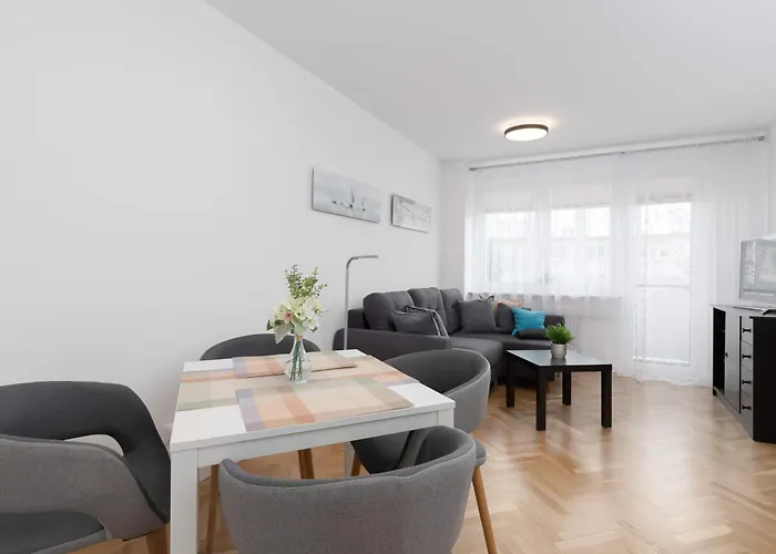Spacious In The Center Of Next To The Sea By Renters Apartment Gdynia